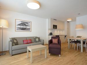 Apartment Pradas Resort - 2-5 Zimmer Premium by Interhome