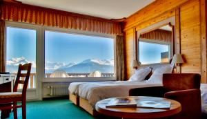 Superior Double Room with Mountain View room in Hotel-Restaurant Le Mont Paisible Crans-Montana