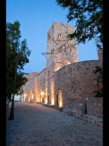 4 star Апартамент Arapakis Historic Castle Пиргос-Диру Греция