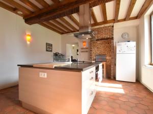 Maisons de vacances Tasteful Holiday Home in Sormery with Swimming Pool : photos des chambres