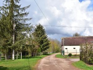 Maisons de vacances Tasteful Holiday Home in Sormery with Swimming Pool : photos des chambres