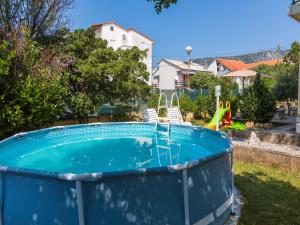 Apartments Ksenija - 3hvězdičkové hotely ve městě Jadranovo