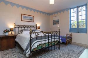 Maisons d'hotes Le Grand Yote : Chambre Familiale avec Salle de Bains Commune