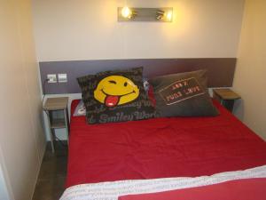 Campings LES PIEDS DANS L'EAU A PALAVAS ! Mer a 50 m ! MHome 6 Pers climatise T confort CAMPING 4 ETOILES : photos des chambres