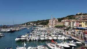 Appartements Entre terre et mer Plein centre Terrasse : photos des chambres