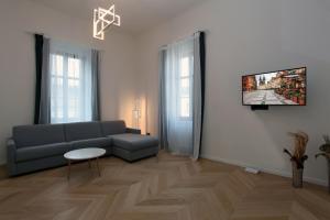 The Apartment House - Mezibranska