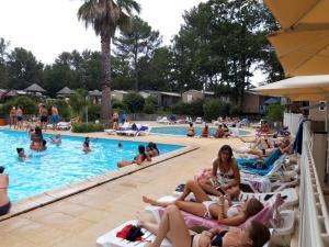 Campings mobil home sainte-baume nans les pins : photos des chambres