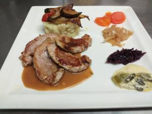 Hotels Logis Hotel Restaurant de la Dore : photos des chambres