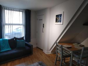 NEAR BEACH - SV - Ground Floor Small 1 Bedroom - SELF CHECK IN