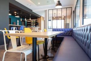 Hotels Kyriad Niort-Espace MendesFrance : photos des chambres