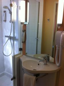 Hotels ibis Besancon Centre Ville : photos des chambres