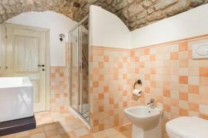 The Tower House with a gorgeous terrace img18