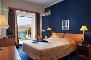 Family Connecting Double Rooms with Sea View