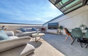 Appartements Residence Provencal - Luxurious - 300m Palais - LRA CANNES : Appartement avec Terrasse et Jacuzzi - Vue sur Mer