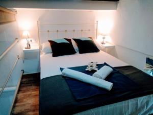 WISH SUITE BARRIO DE LEON EN TRIANA