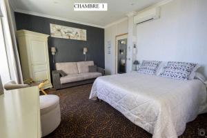 Hotels Hotel Restaurant Bellevue : Chambre Quadruple - Vue sur Mer