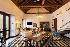 Casa San Pedro - Exclusive 3BR Colonial Apt in Centro Historico by Huespedia