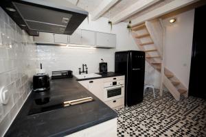 GET a cactus and books studio