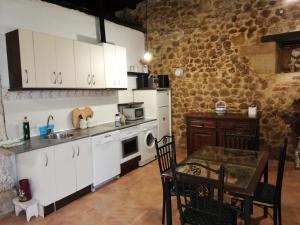 Algarabiastaying 2 granja San Julián