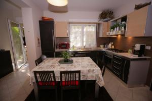 Pine-Tree Apt w Private Garden 50 m from the Sea