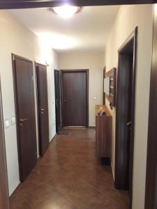 Family style, main street, 20 minutes from the sea