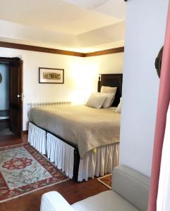 Large Double Room room in Casa Das Obras
