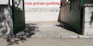 IBIS Your Cosy Oasis With Private Parking and Patio