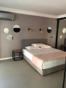 Apartments on Hoholivska 1-3