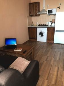 Two-floor apartments and studio 2-х этажные апартаменты и студия в самом центре