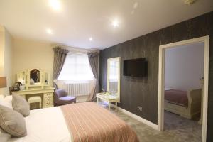 Family Suite (2 Adults + 2 Children) room in The Malvern Hills Hotel