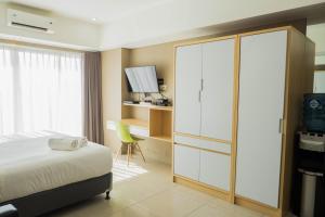 Strategic Studio Apartment at Tamansari La Grande near BIP By Travelio