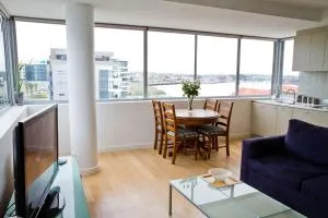 Honeysuckle Executive Suites - Merewether