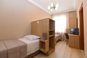 Twin Room room in Promenade Hotel