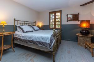 Maisons d'hotes Le Grand Yote : Chambre Lit Queen-Size avec Salle de Bains Commune 