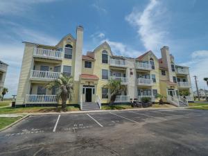 One-Bedroom Apartment room in Serenity Now 327 by Padre Escapes