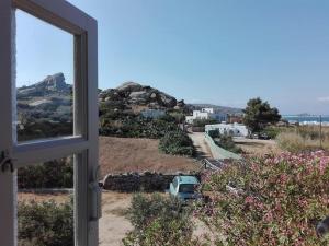 SUNNY HOUSE with amazing view for 4+2 persons Naxos Greece