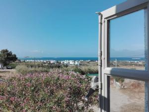 SUNNY HOUSE with amazing view for 4+2 persons Naxos Greece