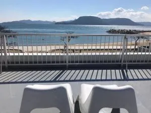 Megijima Island Guesthouse & cafe Megino - Kanonji