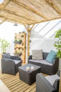 Tales Of Us Terrace - Aradas