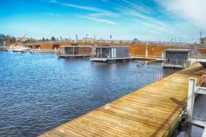 Domy na wodzie Houseboat Porta Mare Odradream