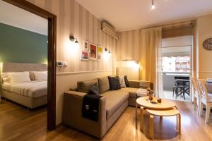 F & B Collection - Rotunda & Kamara View