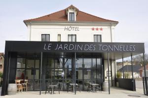 Hotels Les Tonnelles : photos des chambres