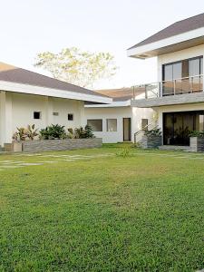 El Pueblo De Hermano by Cocotel