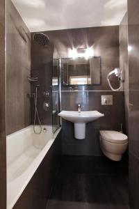 Hotels Les Quatre Dauphins : Chambre Double Confort