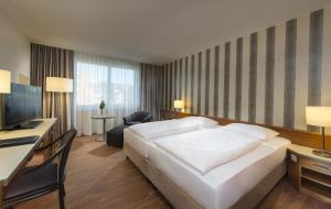Comfort Double Room room in Maritim Hotel Stuttgart