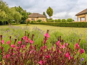 Maisons de vacances Riverside Comfort, Saint-Nexans : Maison de Vacances 4 Chambres