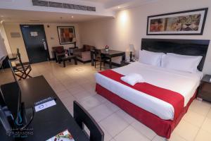 Junior Suite room in City Seasons Hotel Al Ain