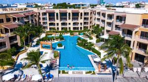 El Faro 101 SURF 1 Bdr Apt pool view