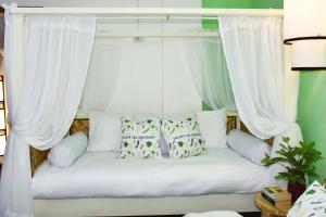 8 Colors Penthouse Boracay Beach House Resort by Cocotel