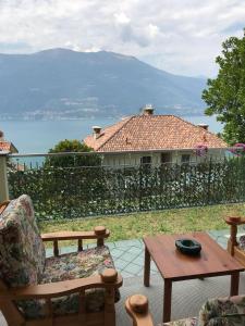 Apartment with garden and terrace beautiful lake view